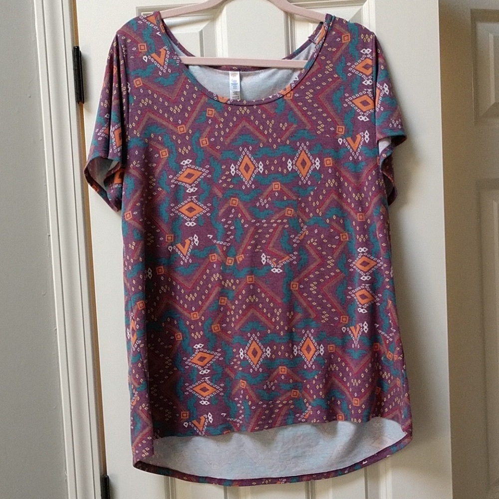 Lularoe classic tee